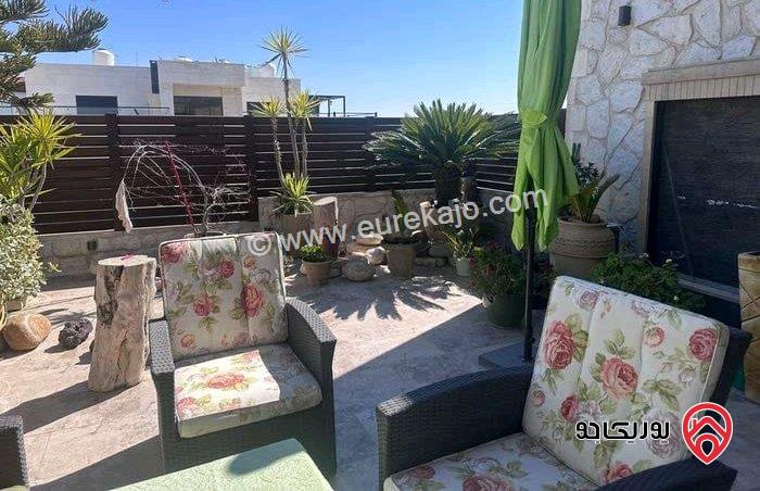 شقة دوبلكس طابق ثالث مع روف مساحة 310متر للإيجار في عمان - رجم عميش 