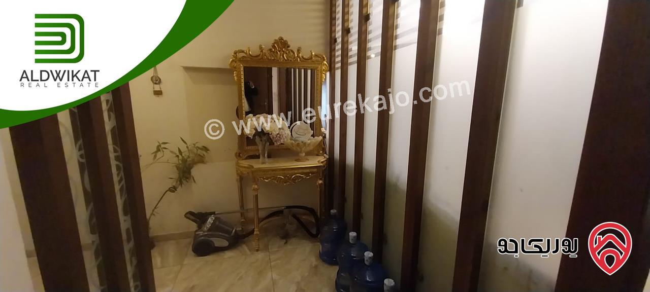 شقة طابقية للبيع في عمان - ضاحية الامير راشد طابق اول مساحة البناء 280م منطقة اسكانات حديثة وهادئة