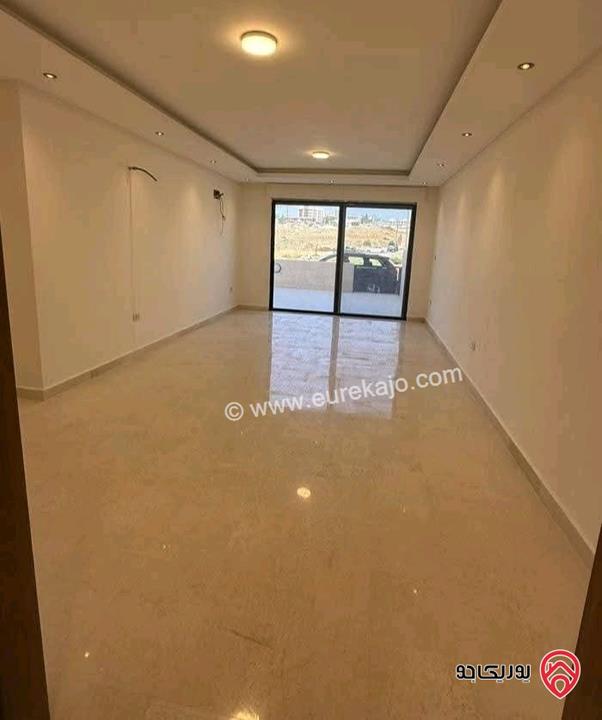 شقة فارغة طابق أرضي مساحة 240م داخلي و 200م خارجي للايجار في عمان - دير غبار