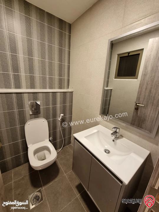 شقة مفروشة طابق أول مساحة 200م للايجار في عمان - عبدون 