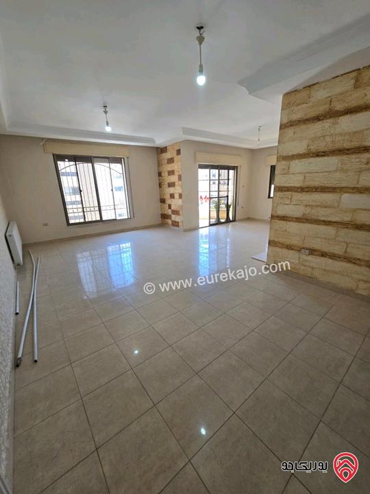 شقة مطلة طابق ثالث مساحة 187م للبيع في عمان - الجاردنز خلف جبري قرب الحديقة الألفية