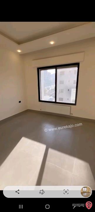 شقة مع رووف مساحة 215م للبيع في عمان - الجبيهة شارع الاردن قرب ديوان الصمادي 