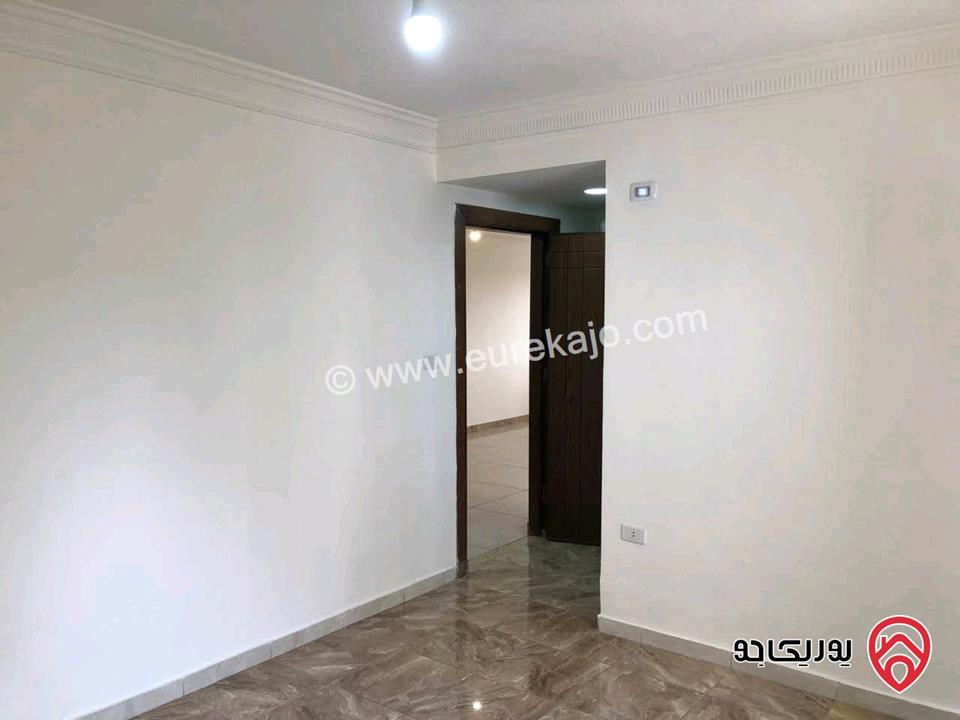 شقة فارغة طابق ثالث مساحة 100م للايجار للعرسان او عائلة صغيرة في عمان - دير غبار