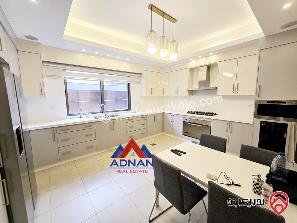 شقة ارضية مفروشة مساحة 250 متر مع كراج ومدخل خاص للايجار في عمان - أم أذينة