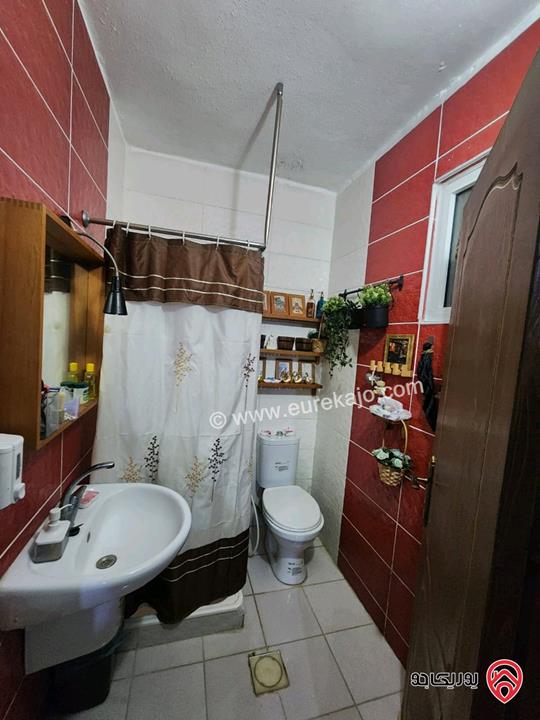 شقة تسوية مساحة 135م داخلي و 100م خارجي للبيع في اربد