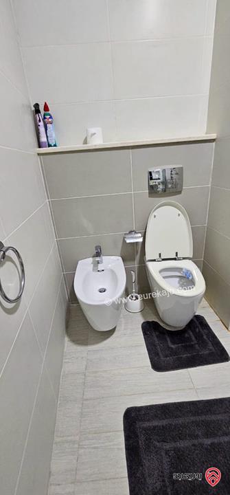  شقة دوبلكس مع روف مساحة 349م للبيع في الفحيص – الرهوة