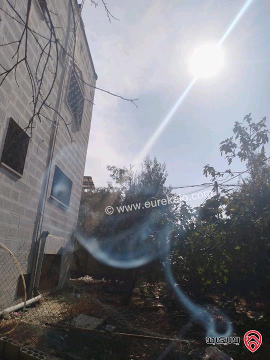 بيت مستقل مكون من 3 طوابق على أرض 670م للبيع في اربد