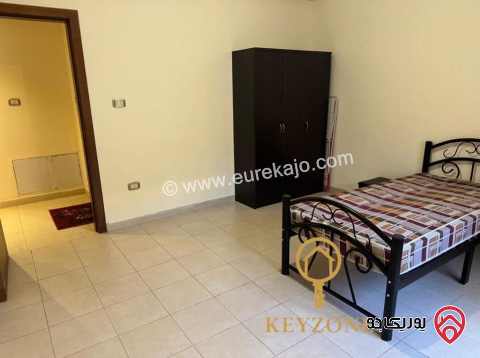 شقة مساحة 83م شبه أرضي للبيع مفروشة في عمان - دير غبار