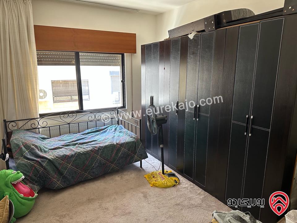 شقة واسعة مريحة مساحة 211م على شارعين تصميم كلاسيك للبيع في عمان - أم أذينة