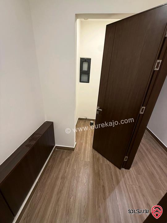 شقة فاخرة سوبر ديلوكس طابق أول مساحة 200م للإيجار في عمان - طريق المطار