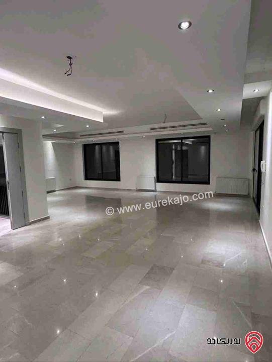 شقة طابقية طابق ارضي مساحة 330م للبيع في عمان - دابوق