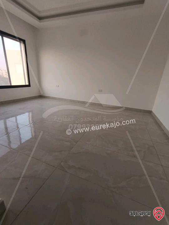 شقة سوبر ديلوكس مساحة 240م للإيجار فارغة في عمان - الرابية 