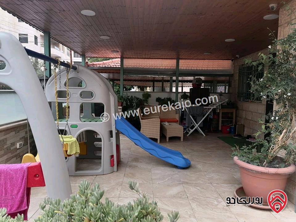 شقة ارضية مساحة 175م داخلي و 150م خارجي للبيع في عمان - خلدا