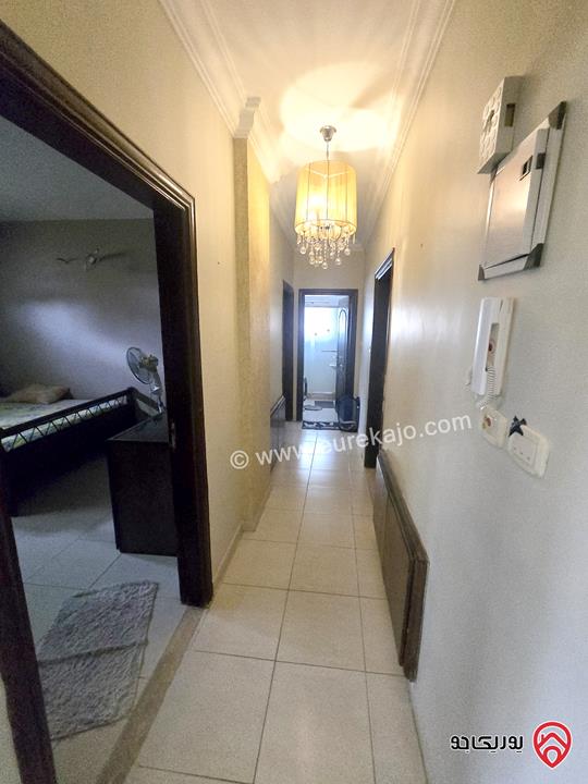 شقة طابق ثاني مساحة 180م اتجاه جنوبي للبيع في عمان - الرابية