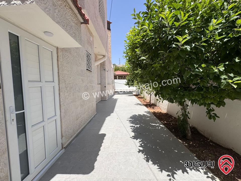 فيلا مستقلة للايجار في عمان - ام السماق مساحة الارض 500م البناء 450و الحديقة 200م والترس 200م