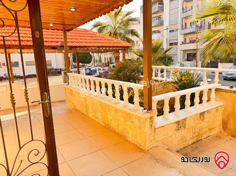 شقة أرضية مفروشة مساحة 170م داخلي و 70م خارجي للايجار السنوي في عمان - ام السماق