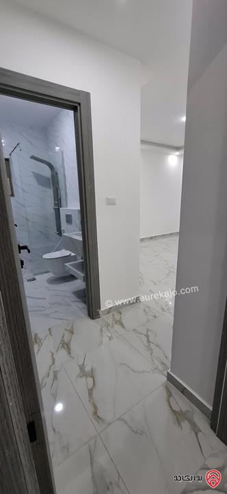 شقة طابق ثالث رووف سوبر ديلوكس مساحة 175م داخلي و 80م خارجي للبيع في عمان - طبربور