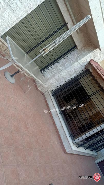 شقة مفروشة أرضية مساحة 130م داخلي و 40م خارجي للإيجار أو للبيع في عمان– الدوار الرابع