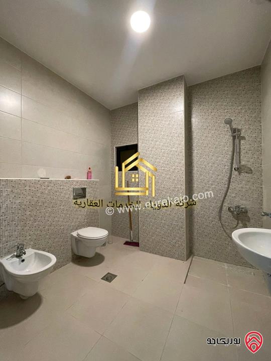 شقة جديدة لم تسكن مساحة 190م طابق أرضي معلق للايجار في عمان - دابوق 