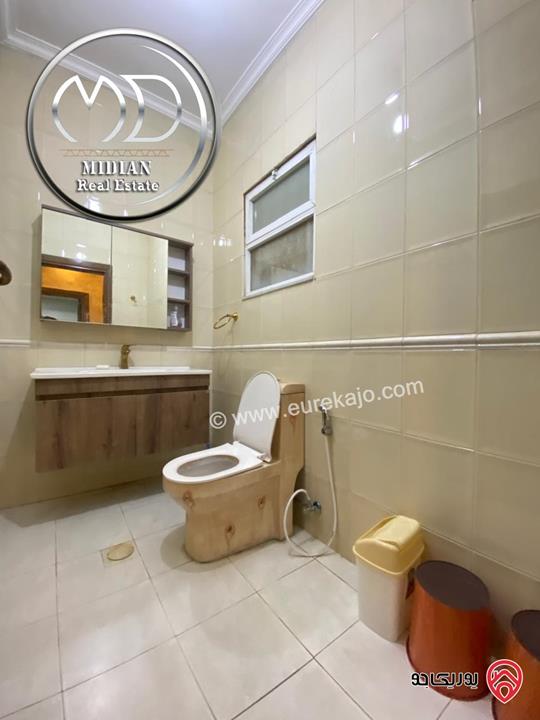 شقة شبه ارضي للبيع في عمان - الرابية مساحة 195م تشطيبات ديكورات سوبر ديلوكس بسعر مميز جداً