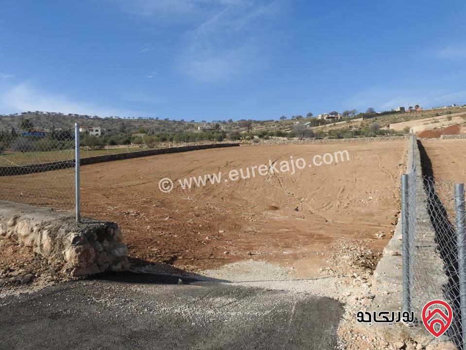 أرض مساحة 3 دونم و 500م للبيع في الزرقاء - العالوك