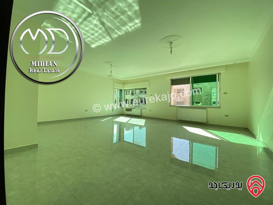 شقة فارغة للايجار في عمان - الرابية مساحة 190م طابق ثاني تشطيبات و ديكورات سوبر ديلوكس اطلالة جميلة