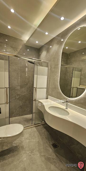 شقة ارضية مساحة 200م داخلي و 40م خارجي للبيع في عمان - الجبيهة