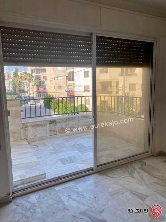 شقة طابقية مساحة 320م للايجار في عمان - الرابية مقابل السفارة الصينية 