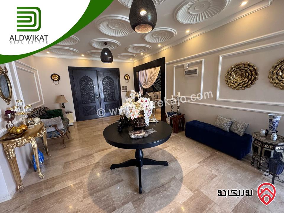 فيلا مستقلة للبيع في عمان - دابوق/ الفردوس مساحة البناء 940م ومساحة الارض 850م ومساحة الحديقة 400م والترس 50م