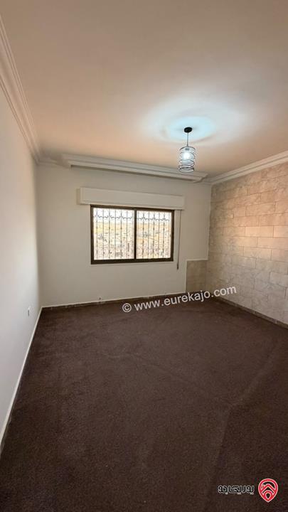 شقة طابقية مساحة 235م طابق ثالث للبيع في عمان - الجبيهة حي المنصور