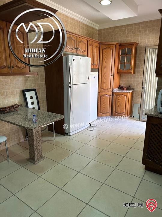 شقة مفروشة للايجار في عمان - ام السماق مساحة 210م طابق ثاني تشطيبات وفرش فاخر اطلالة جميلة بسعر مميز