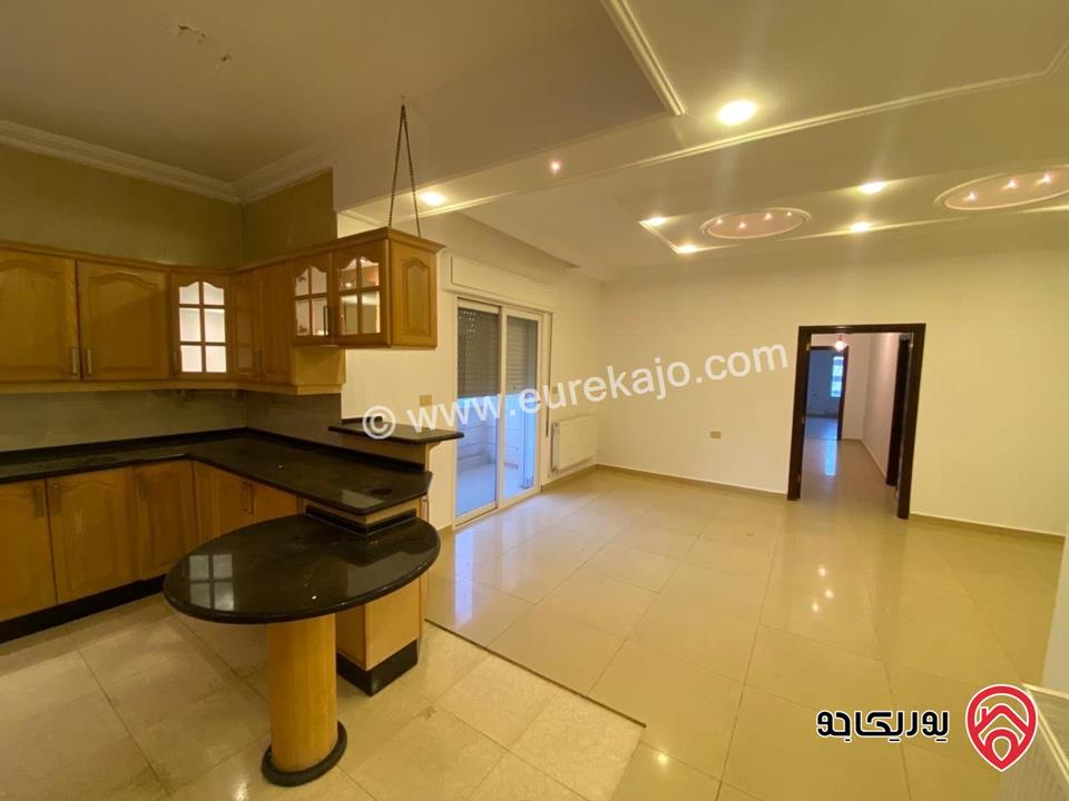 شقة طابق ثالث مساحة 200 م للبيع او للإيجار في عمان - تلاع العلي 