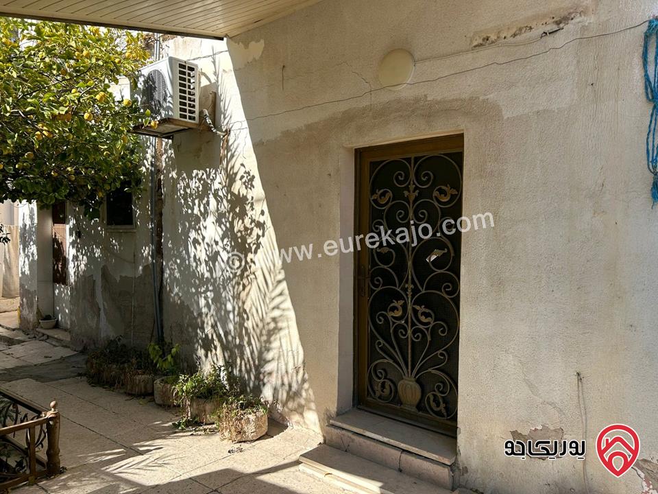بيت مستقل مميز مساحة 440م على أرض 680م للبيع في إربد - حي المطلع