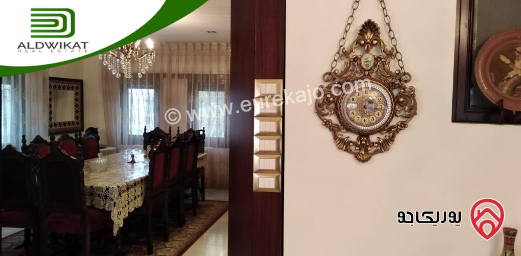 فيلا مستقلة مساحة البناء 950م ومساحة الارض 2338م ومساحة الحديقة 1500م للبيع في ماحص