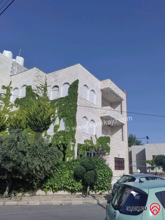 عمارة علي أرض 688م للبيع في عمان - الجندويل