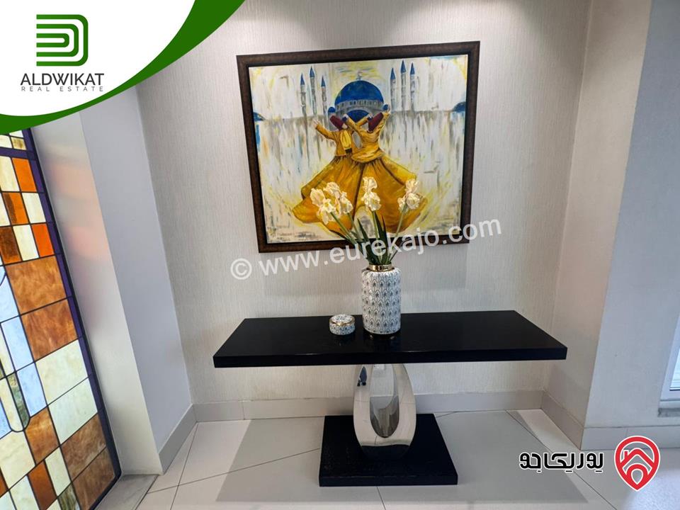 فيلا فاخره مفروشه مستقلة للبيع في عمان - دابوق مساحة البناء 800م ، الارض 770م ، الحديقة 200م والترس 200م