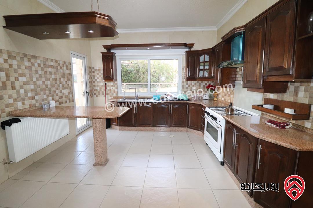 شقة سوبر ديلوكس أرضية مساحة 263م للبيع في عمان - الرابية