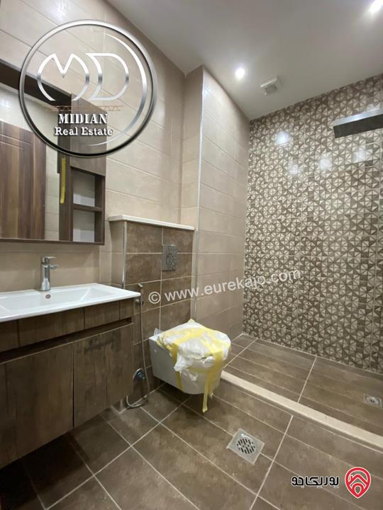 شقة دوبلكس جديدة للبيع في عمان - خلدا طابق أخير مع روف مساحة 210م مع تراسات اطلالة جميلة بسعر مميز