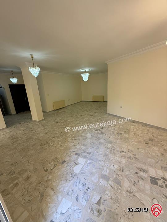 شقة تسوية ضمن فيلا عائلية مساحة 120م + ترس للايجار في عمان - أم السماق