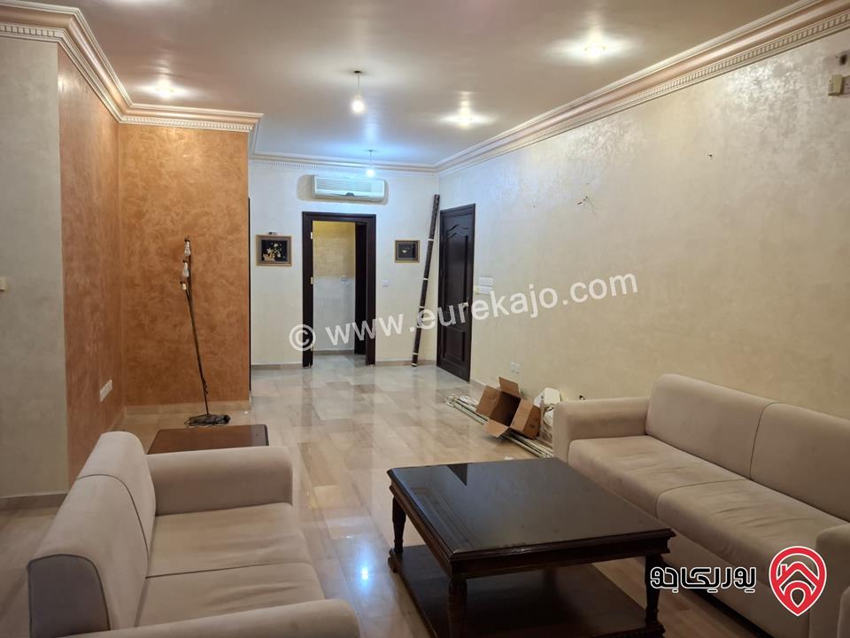 شقة أرضية مساحة 215م داخلي و 70م خارجي للبيع في عمان - عبدون