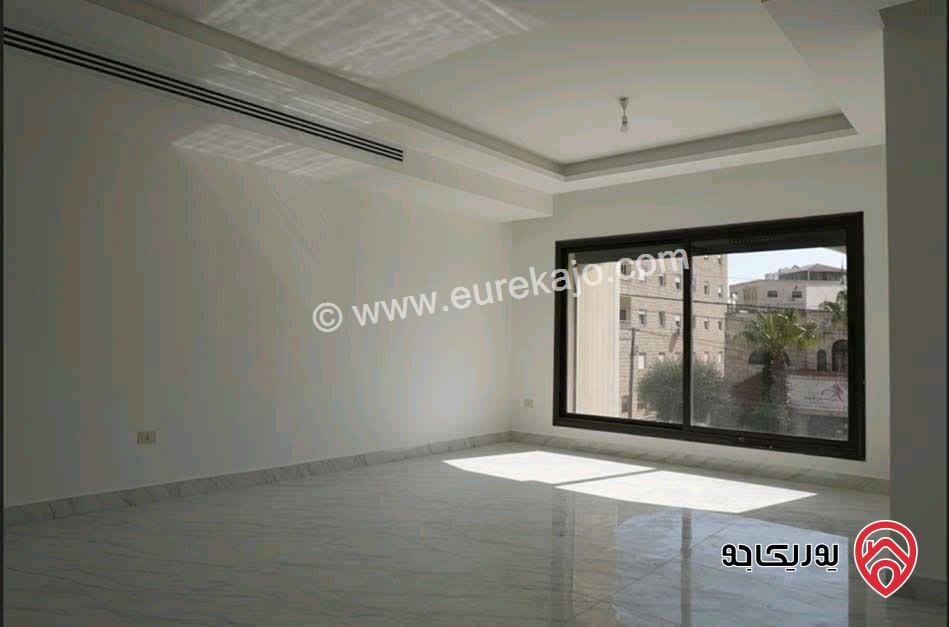 شقة دوبليكس طابق اخير مع رووف مساحة 450م للبيع في عمان - خلدا