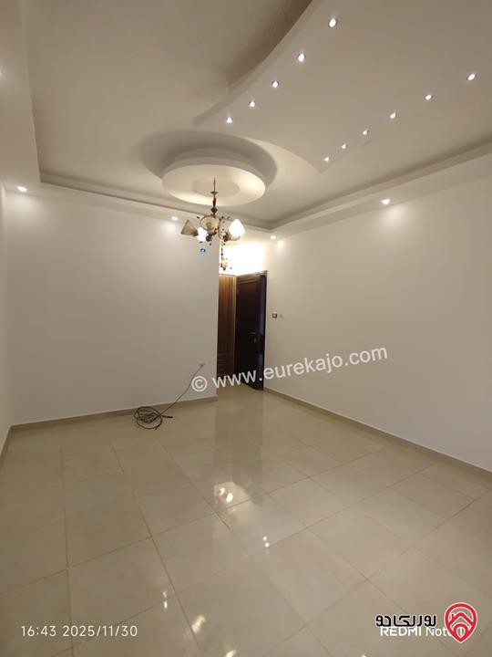 شقة طابق ارضي مساحة 150م داخلي و 70م خارجي وكراج خاص للبيع في عمان - طبربور 