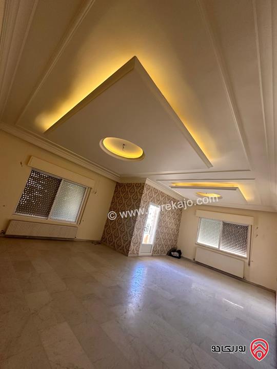 شقة طابق ثاني مساحة 220م للايجار في عمان - خلدا