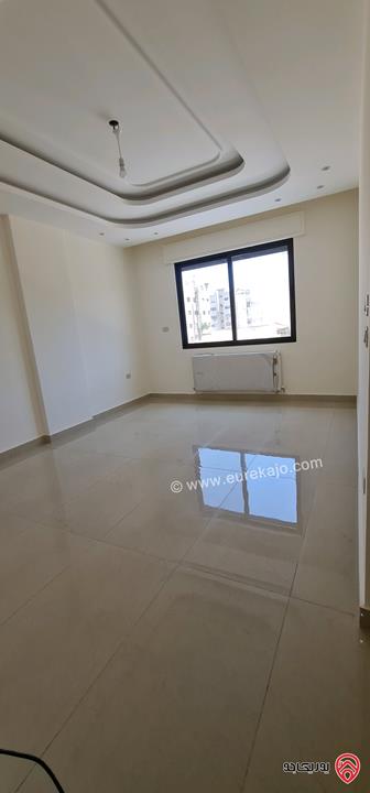 شقة مساحة 220م طابق أول للبيع في عمان - أجمل مواقع الجاردنز 