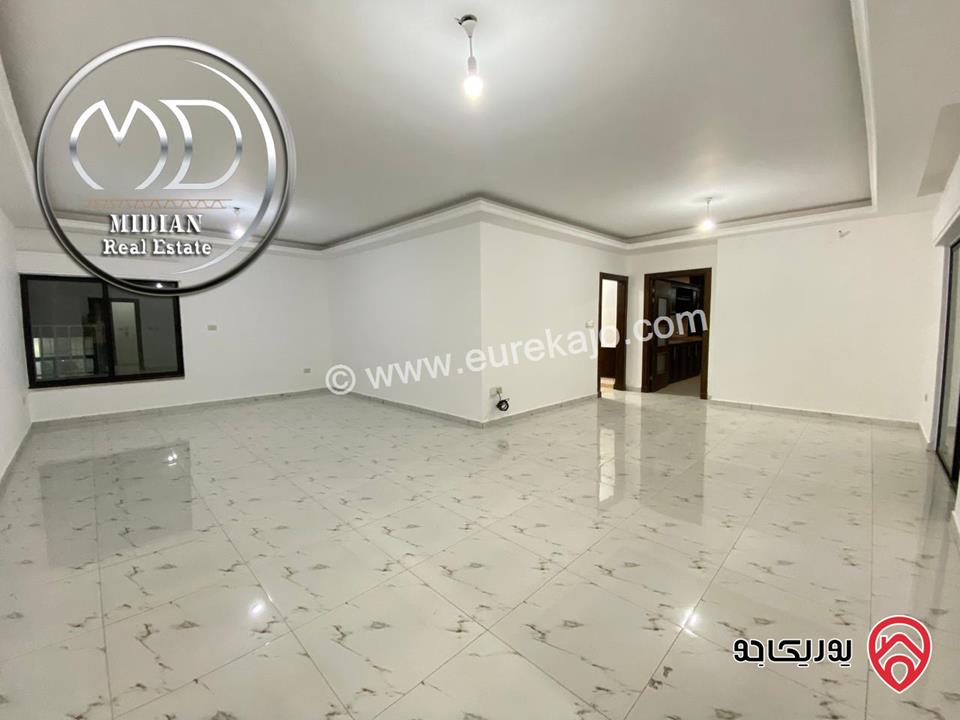 شقق للبيع في عمان - خلدا مساحة 215م 4 نوم تشطيبات و ديكورات سوبر ديلوكس اطلالة جميلة بسعر مميز