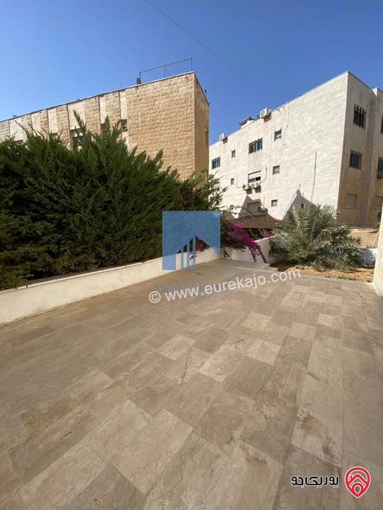 شقة أرضية (شبه فيلا) طابقية فاخرة للبيع في عمان - الرابية قرب الكالوتي 425م مع حديقة وترسات 500م