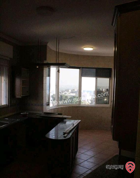 شقة مساحة 250م طابق ثالث للايجار في عمان - الشميساني 