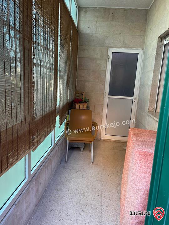 شقة أرضية مساحة 211م داخلي و 60م خارجي للبيع في عمان - طبربور