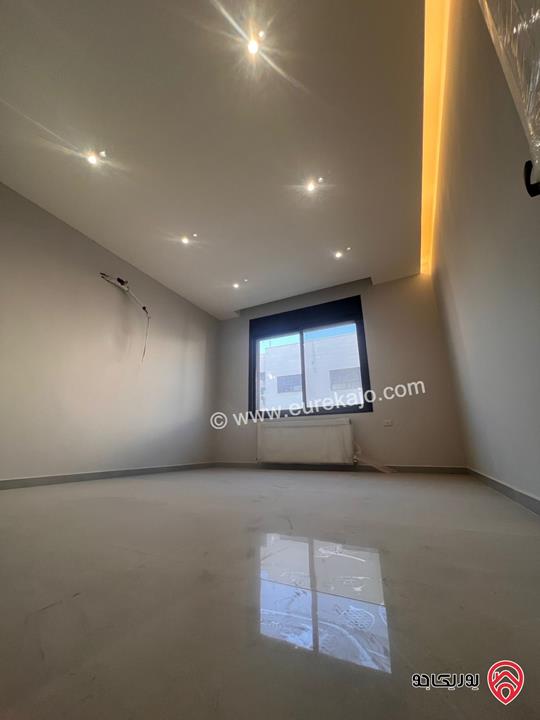 شقة طابق ثاني مساحة 240م للايجار في عمان - ام السماق