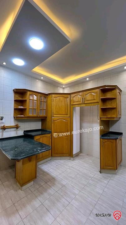 شقة مساحة 191م طابق أول للبيع في عمان - الرابية